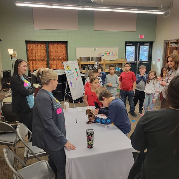 Oceanside Myrtle Beach Hosts Table Day at Local School