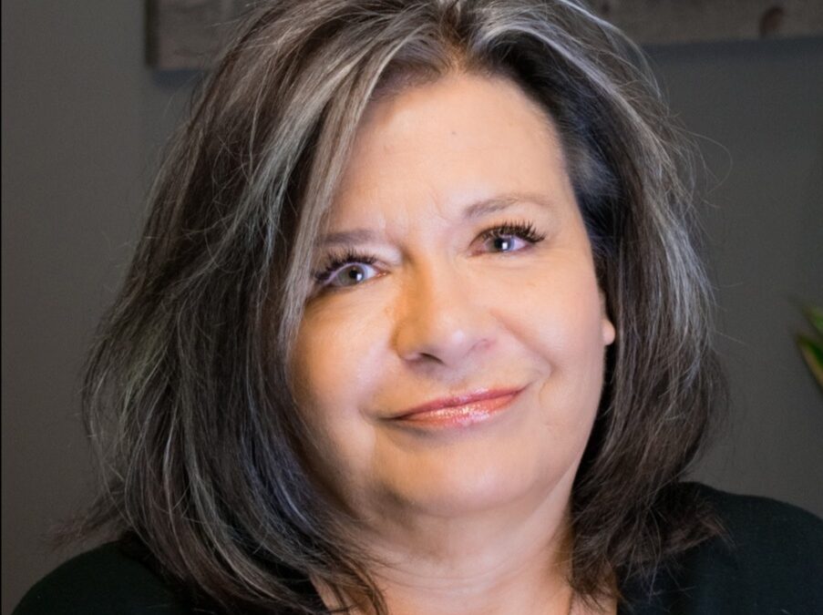 Celebrating Excellence: Di Burton Named Q1 Smile Center Excellence Award Winner